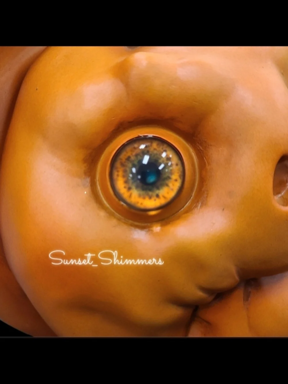 14" Primitive Skull Face Jack O Lantern Pumpkin Figure Realistic 3D Eyes New - Picture 3 of 8